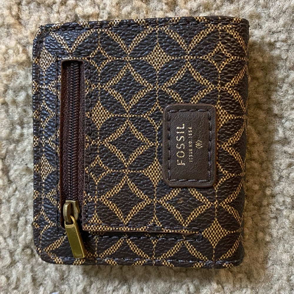 Patterned Tan & Brown Fossil Wallet - image 1